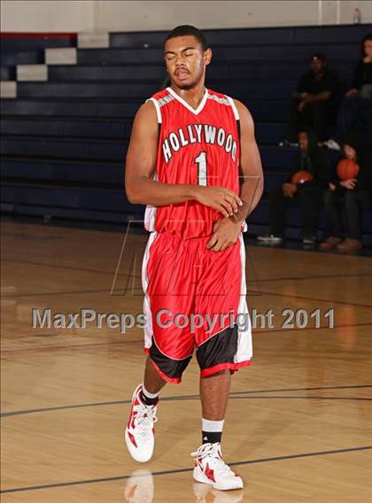 Thumbnail 1 in Sylmar vs. Hollywood (Bell-Jeff Holiday Classic) photogallery.