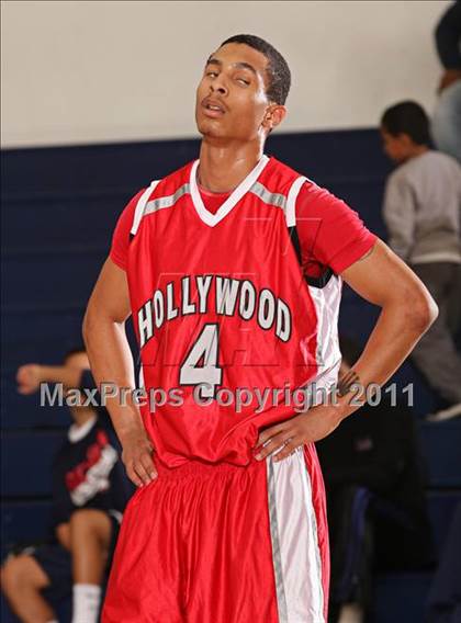 Thumbnail 2 in Sylmar vs. Hollywood (Bell-Jeff Holiday Classic) photogallery.