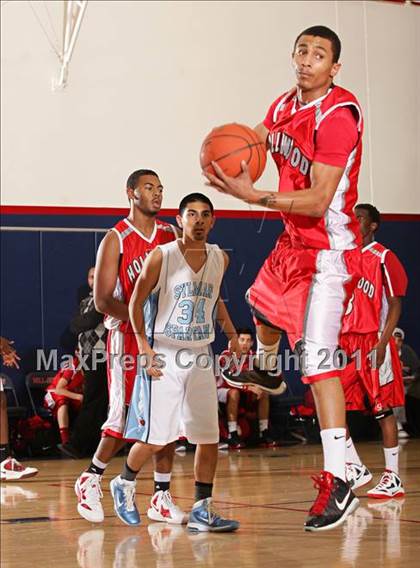 Thumbnail 1 in Sylmar vs. Hollywood (Bell-Jeff Holiday Classic) photogallery.