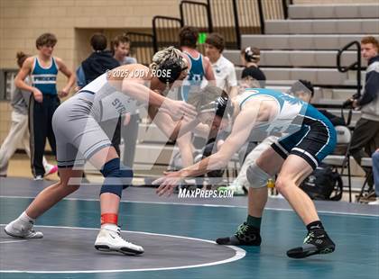 Thumbnail 2 in Farmington vs Syracuse photogallery.