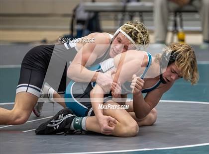 Thumbnail 2 in Farmington vs Syracuse photogallery.