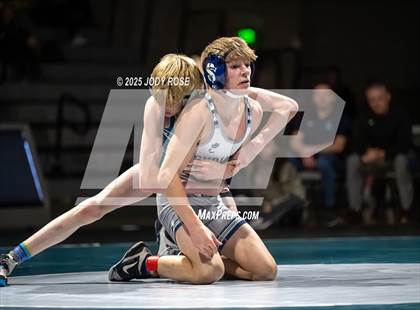 Thumbnail 3 in Farmington vs Syracuse photogallery.