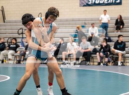 Thumbnail 3 in Farmington vs Syracuse photogallery.