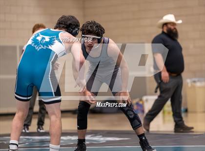 Thumbnail 1 in Farmington vs Syracuse photogallery.