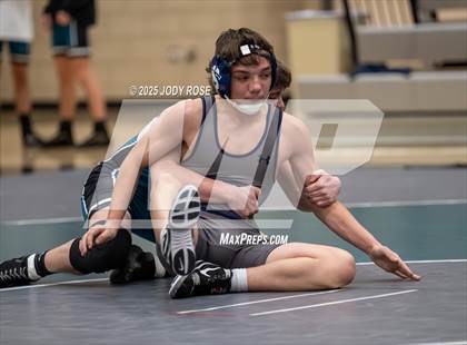 Thumbnail 1 in Farmington vs Syracuse photogallery.