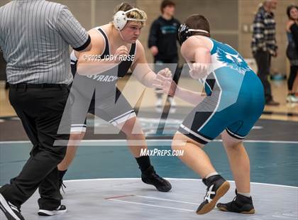 Thumbnail 3 in Farmington vs Syracuse photogallery.