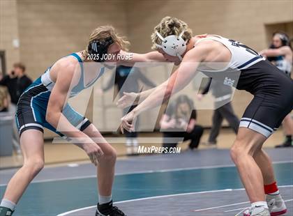 Thumbnail 3 in Farmington vs Syracuse photogallery.