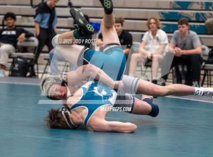 Thumbnail 2 in Farmington vs Syracuse photogallery.