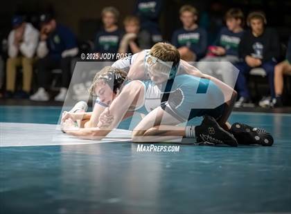 Thumbnail 3 in Farmington vs Syracuse photogallery.