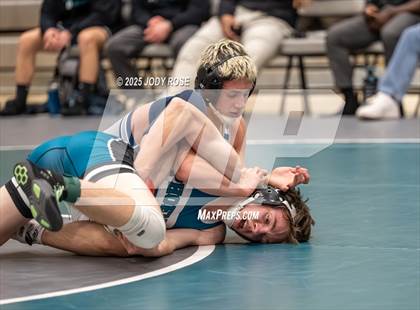 Thumbnail 1 in Farmington vs Syracuse photogallery.