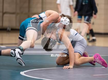 Thumbnail 3 in Farmington vs Syracuse photogallery.