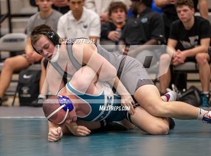 Thumbnail 2 in Farmington vs Syracuse photogallery.