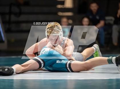Thumbnail 2 in Farmington vs Syracuse photogallery.