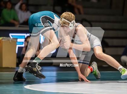 Thumbnail 2 in Farmington vs Syracuse photogallery.