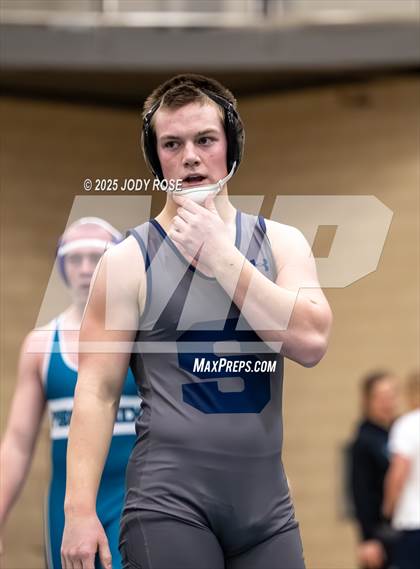 Thumbnail 1 in Farmington vs Syracuse photogallery.