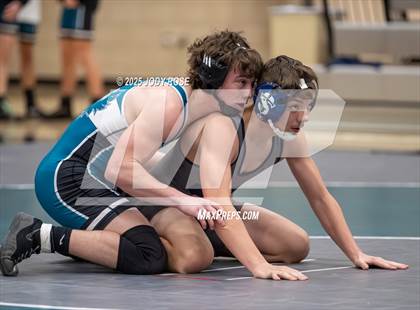 Thumbnail 3 in Farmington vs Syracuse photogallery.