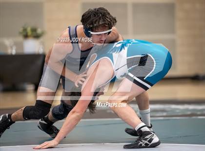 Thumbnail 3 in Farmington vs Syracuse photogallery.