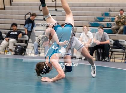 Thumbnail 1 in Farmington vs Syracuse photogallery.