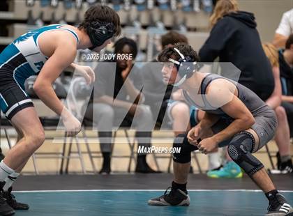 Thumbnail 2 in Farmington vs Syracuse photogallery.