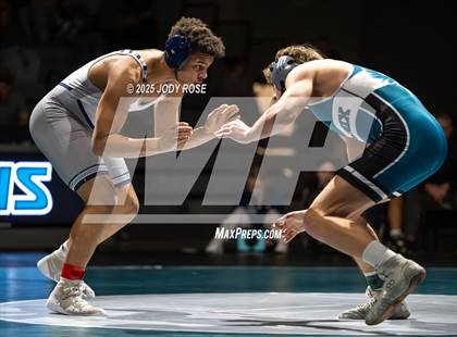 Thumbnail 1 in Farmington vs Syracuse photogallery.