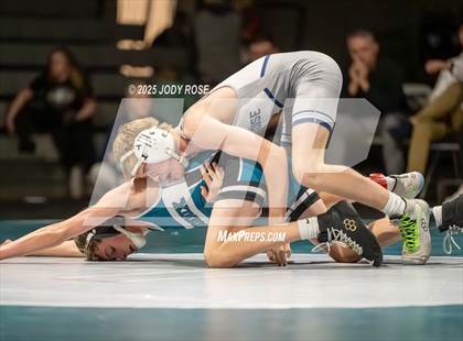 Thumbnail 3 in Farmington vs Syracuse photogallery.