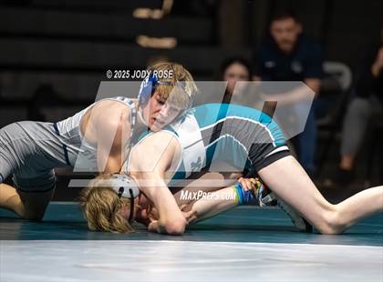 Thumbnail 2 in Farmington vs Syracuse photogallery.