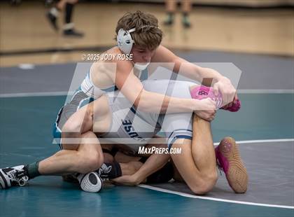 Thumbnail 3 in Farmington vs Syracuse photogallery.