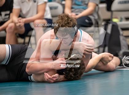 Thumbnail 2 in Farmington vs Syracuse photogallery.