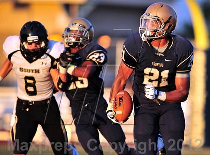 Thumbnail 3 in South @ Vista Murrieta photogallery.