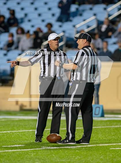 Thumbnail 1 in Cardinal Gibbons vs. Grimsley (1 of 2 - NCHSAA 4A Final - the Game) photogallery.