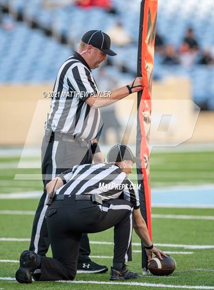 Thumbnail 3 in Cardinal Gibbons vs. Grimsley (1 of 2 - NCHSAA 4A Final - the Game) photogallery.