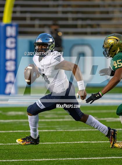 Thumbnail 1 in Cardinal Gibbons vs. Grimsley (1 of 2 - NCHSAA 4A Final - the Game) photogallery.