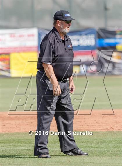 Thumbnail 2 in Gilbert vs. Bartlesville (Bob Everett Baseball Classic) photogallery.
