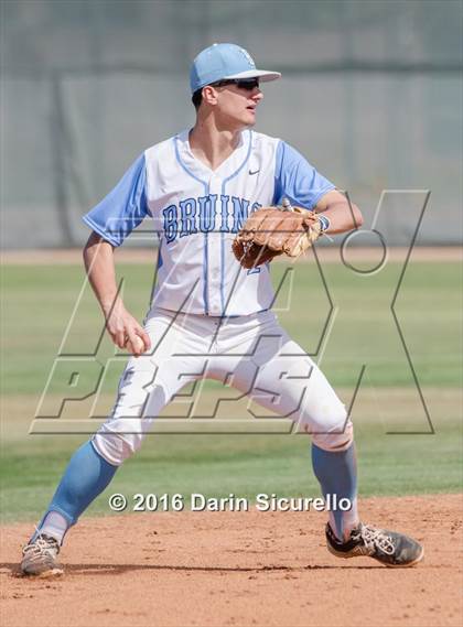 Thumbnail 2 in Gilbert vs. Bartlesville (Bob Everett Baseball Classic) photogallery.