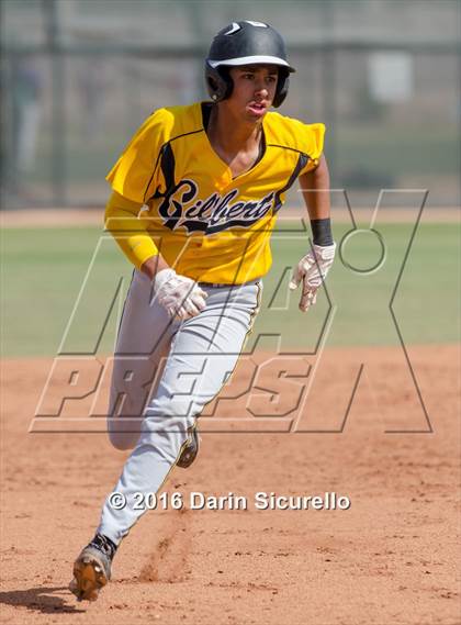 Thumbnail 2 in Gilbert vs. Bartlesville (Bob Everett Baseball Classic) photogallery.