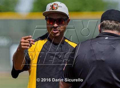 Thumbnail 2 in Gilbert vs. Bartlesville (Bob Everett Baseball Classic) photogallery.