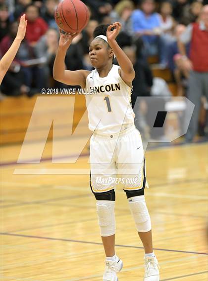 Thumbnail 1 in Bethel vs. Lincoln (WIAA 3A Regionals) photogallery.