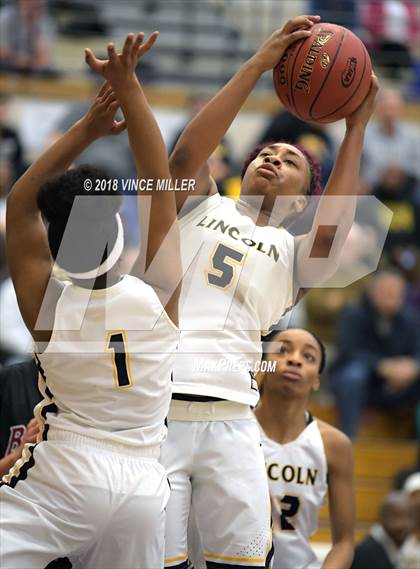 Thumbnail 2 in Bethel vs. Lincoln (WIAA 3A Regionals) photogallery.