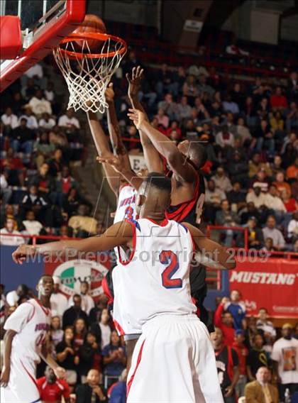 Thumbnail 3 in Cedar Hill vs Duncanville (Dallas Basketball Classic) photogallery.