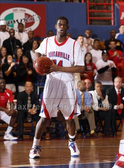 Thumbnail 3 in Cedar Hill vs Duncanville (Dallas Basketball Classic) photogallery.