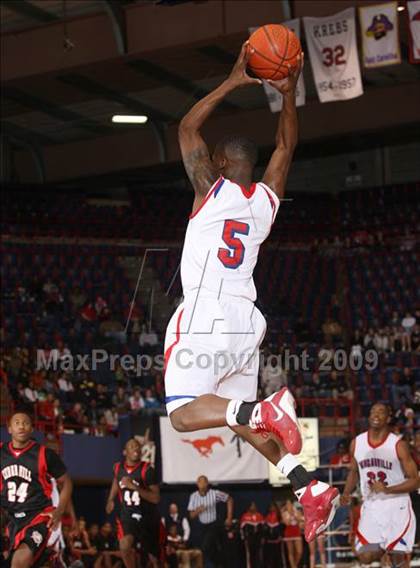 Thumbnail 3 in Cedar Hill vs Duncanville (Dallas Basketball Classic) photogallery.