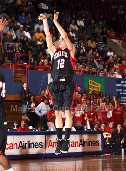 Thumbnail 1 in Cedar Hill vs Duncanville (Dallas Basketball Classic) photogallery.