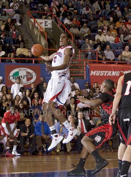 Thumbnail 1 in Cedar Hill vs Duncanville (Dallas Basketball Classic) photogallery.