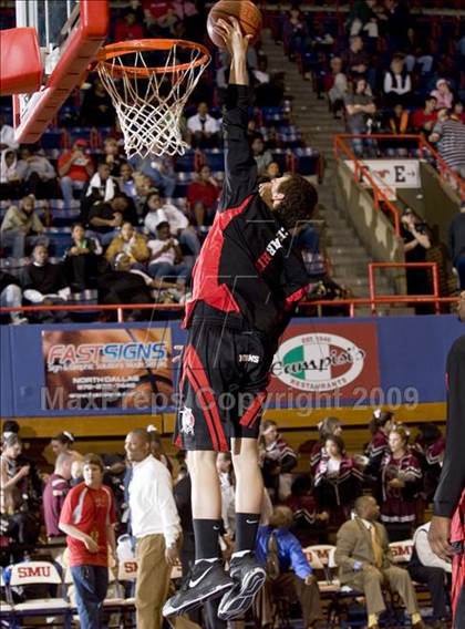 Thumbnail 1 in Cedar Hill vs Duncanville (Dallas Basketball Classic) photogallery.