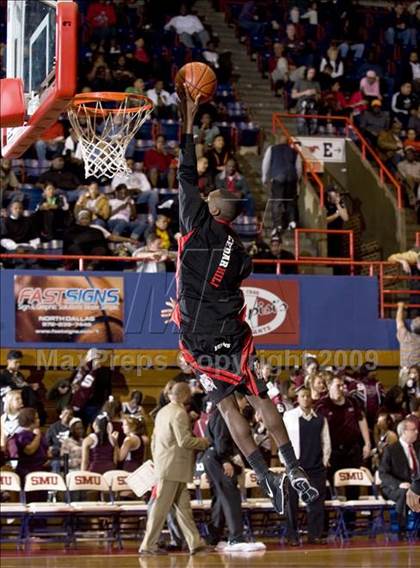 Thumbnail 1 in Cedar Hill vs Duncanville (Dallas Basketball Classic) photogallery.