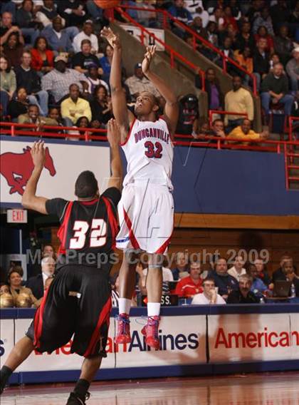 Thumbnail 3 in Cedar Hill vs Duncanville (Dallas Basketball Classic) photogallery.