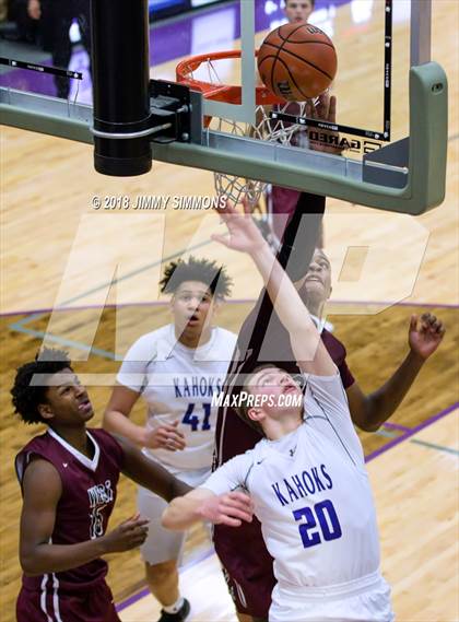 Thumbnail 3 in Belleville West @ Collinsville photogallery.