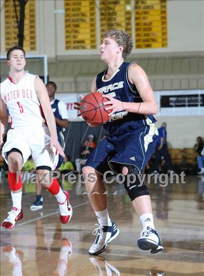 Thumbnail 3 in Mater Dei vs. Grace Prep (City of Palms Classic) photogallery.