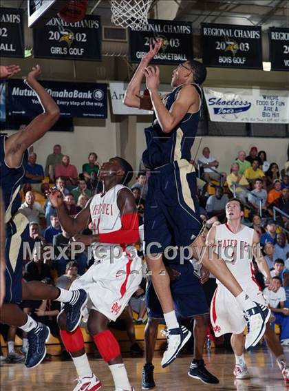 Thumbnail 3 in Mater Dei vs. Grace Prep (City of Palms Classic) photogallery.