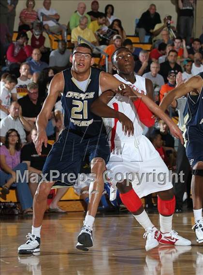 Thumbnail 3 in Mater Dei vs. Grace Prep (City of Palms Classic) photogallery.